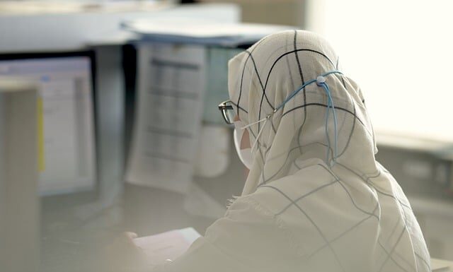 Jak dodać administratora do strony na Facebooku?