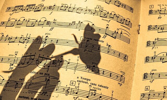 Czym się różni klucz obcy od klucza głównego?