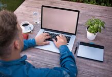 Jak się pisze zaproszenie i ogłoszenie?