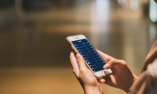 W jaki sposób realizowany jest e marketing?