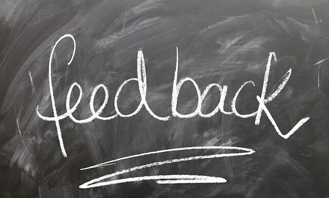 O czym rozmawiać z osobami starszymi?