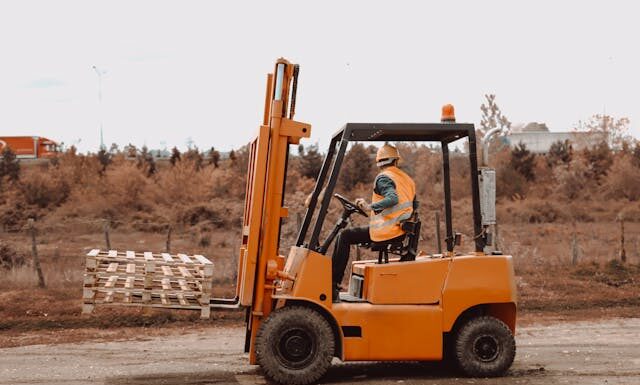 Jakie są kategorie na wózek widłowy